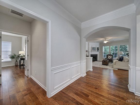 2nd image of 27056 Sanderling Ct