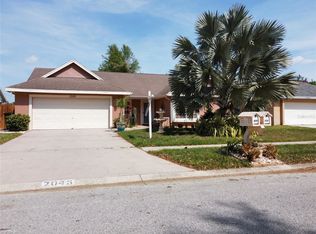 2045R Darlington Oak Dr, Seffner, FL 33584