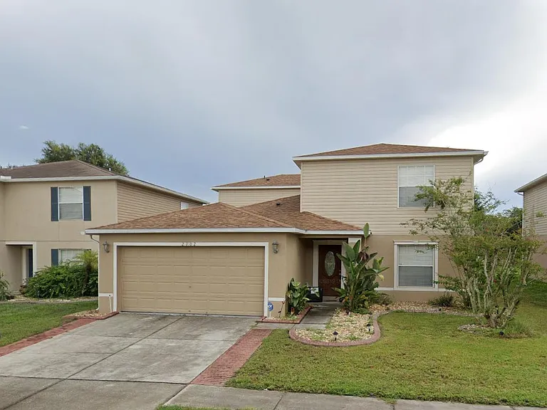 2102 Stoneview Rd — Photo 1