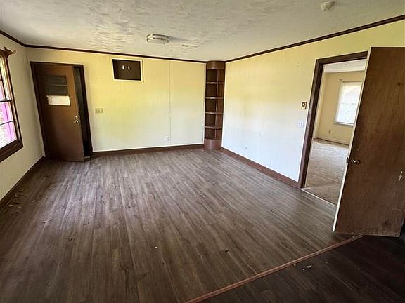 4th image of 108 Pee Dee Cir
