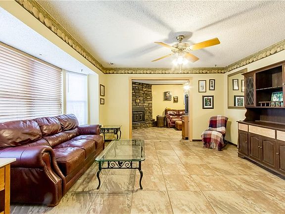4th image of 1741 N Sioux Ct