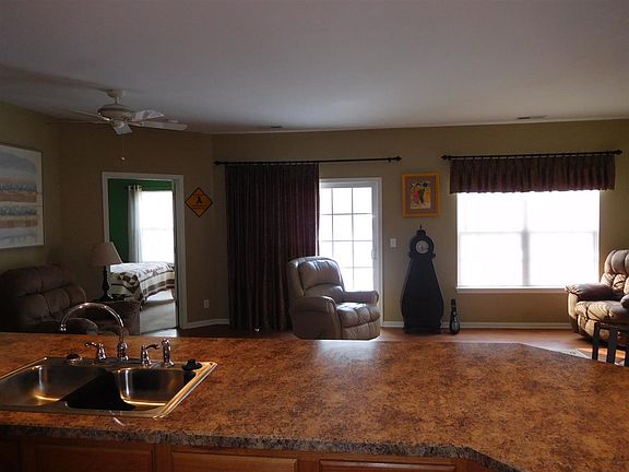 3rd image of 1631 White Oak Trl