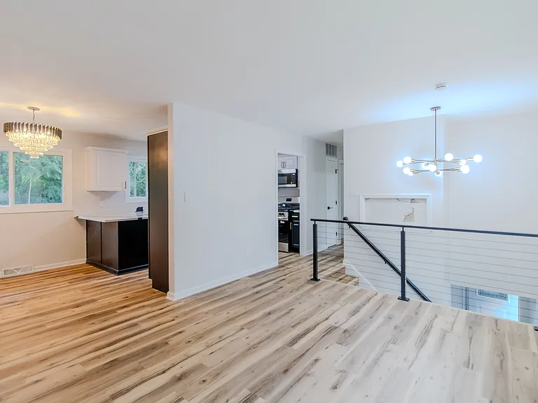6530 E 3rd Ave — Photo 15