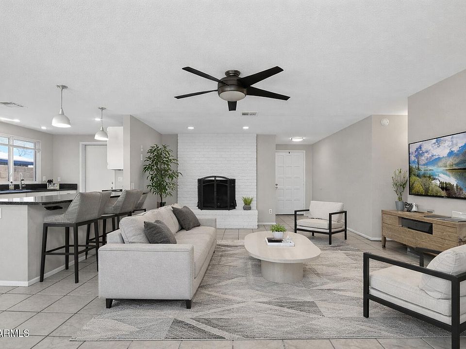1st image of 1403 W PALOMINO Drive