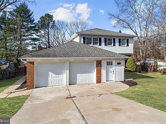 2nd image of 1203 Arundel Dr