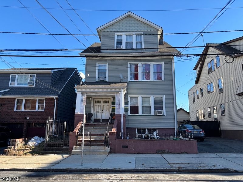1st image of 16 Monticello Ave