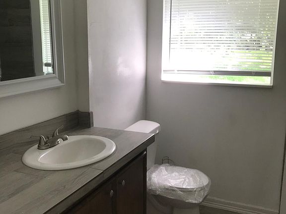 4th image of 6506 Muckelroy St