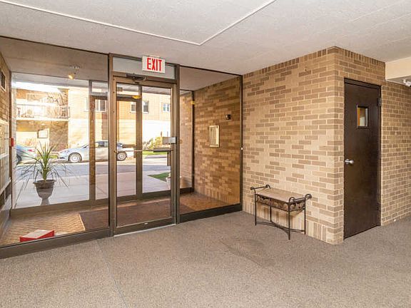 3rd image of 550 Ida St APT 5NE
