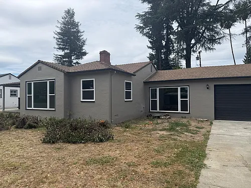 1328 College St Photo 1