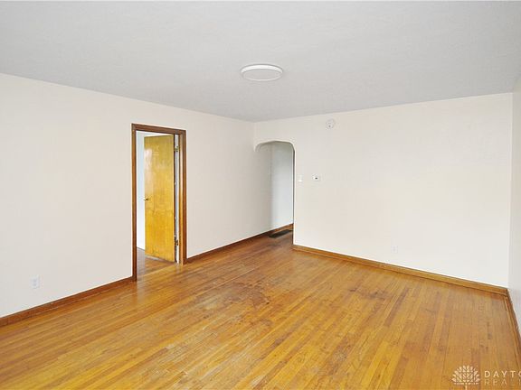 3rd image of 228 Jefferson St