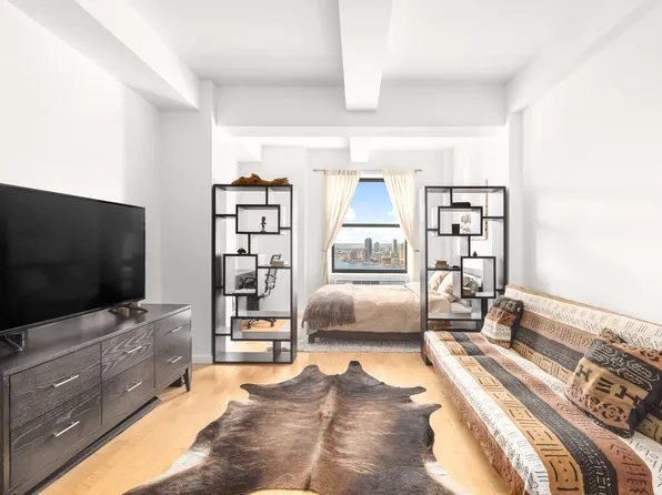 20 West Street image 1 of 7