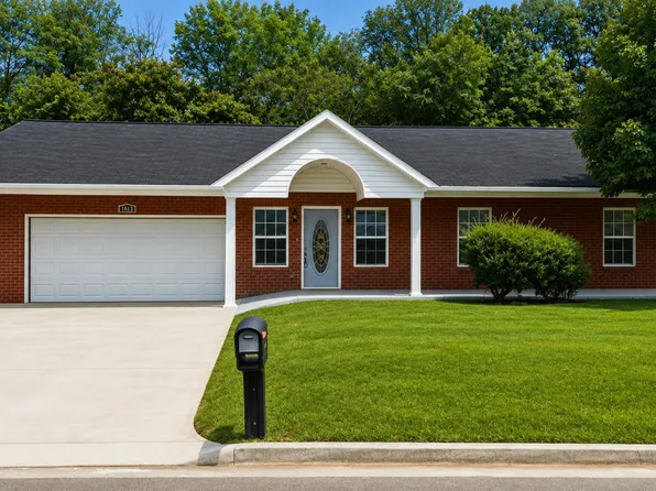 1818 Tillery Square Ln, Knoxville, TN 37912