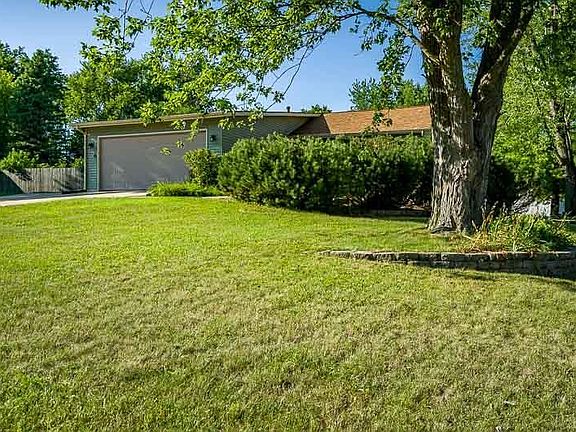 3rd image of 4258 Applewood Ct