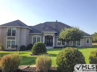 1407 W Oak Estates Dr, San Antonio, TX 78260