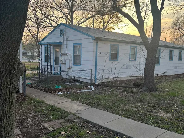 1319 S Pershing Ave, Wichita, KS 67218