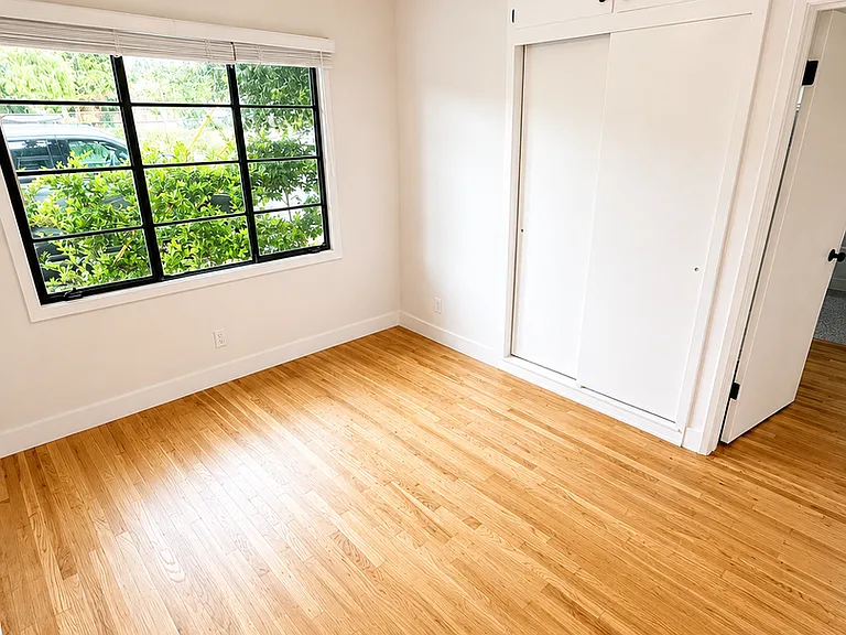 110 W Matilija St — Photo 8