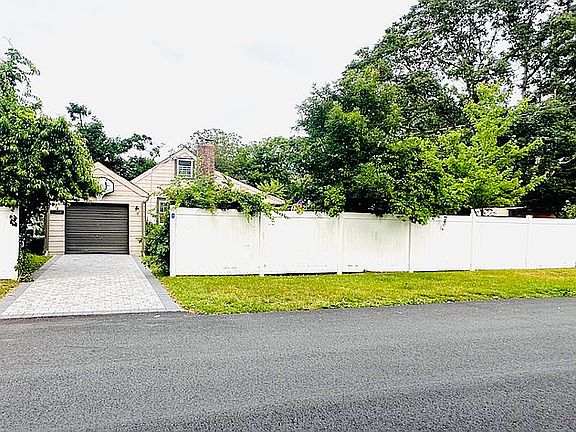 3rd image of 39 Oakdale Ave