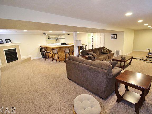 4th image of 1524 Julie Dr