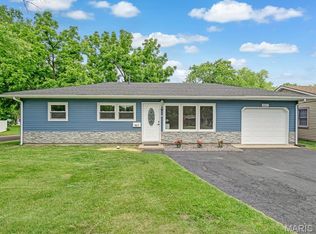 3817 Memorial Dr, Belleville, IL 62226