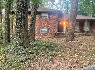 2534 Overlook Dr, East Pt, GA 30344