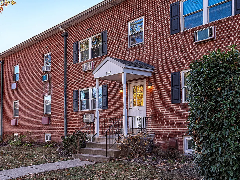 6th Avenue Apts Exterior