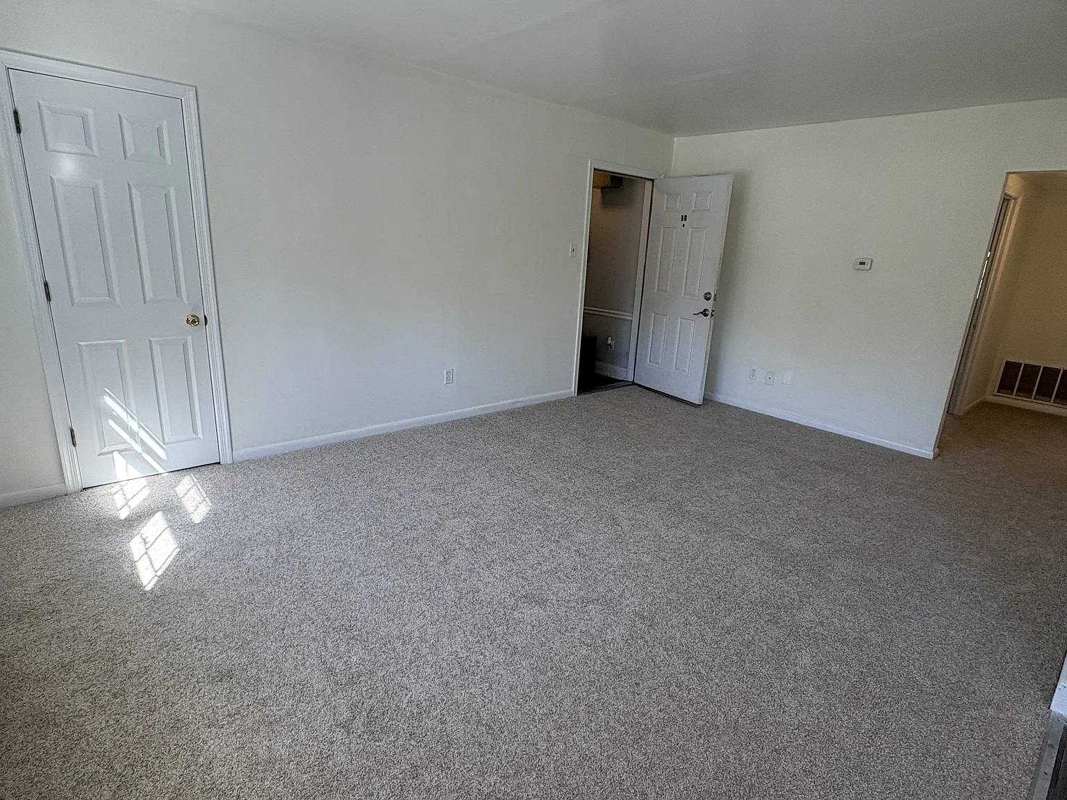 Whiteland Ave Apartments — Photo 3