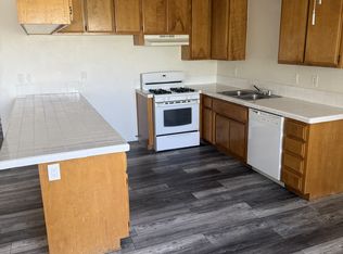 12550 Miracle Hill Rd APT 4, Desert Hot Springs, CA 92240