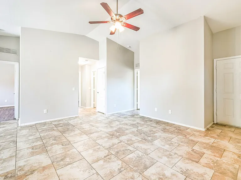 2781 W Mira Dr — Photo 4