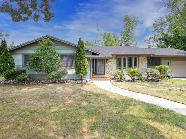 1 Holly Dr, Northfield, NJ 08225