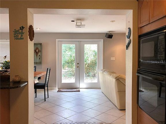 3rd image of 5503 Pine Cir NE