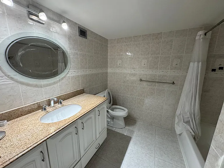 800 Parkview Dr #A1018 — Photo 12