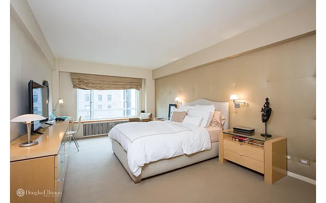 Sold by Douglas Elliman | media 16