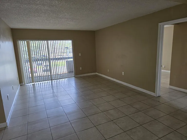 711 N Pine Island Rd #213 — Photo 8