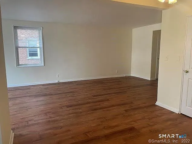 39 Glenbrook Rd #2R — Photo 10