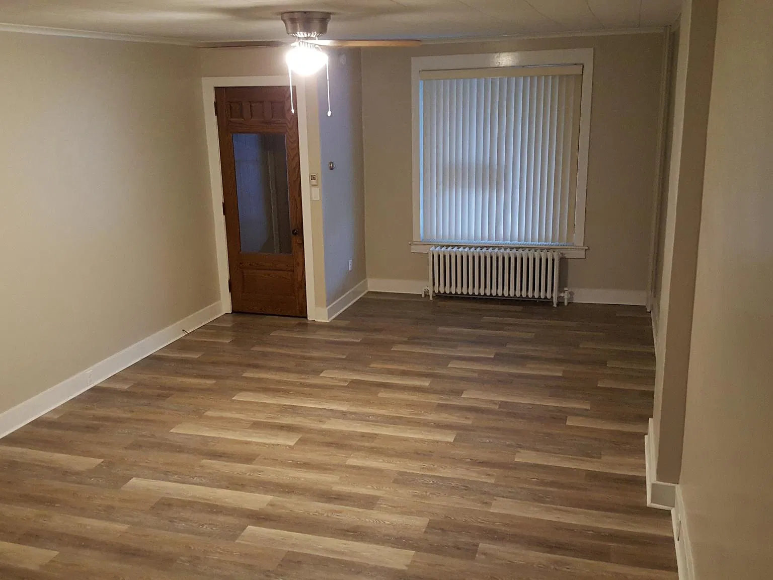 5 bed, 1951 sqft, $2,250 — Photo 3
