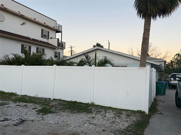 2909 Gulf Dr #A, Holmes Beach, FL 34217