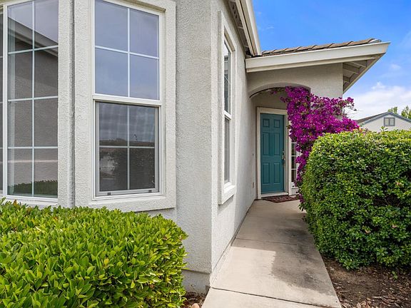 4th image of 935 Bridgeport Way