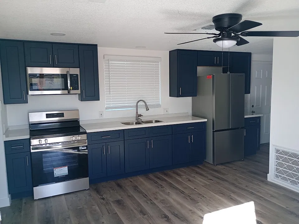 327 W Alsdorf Rd