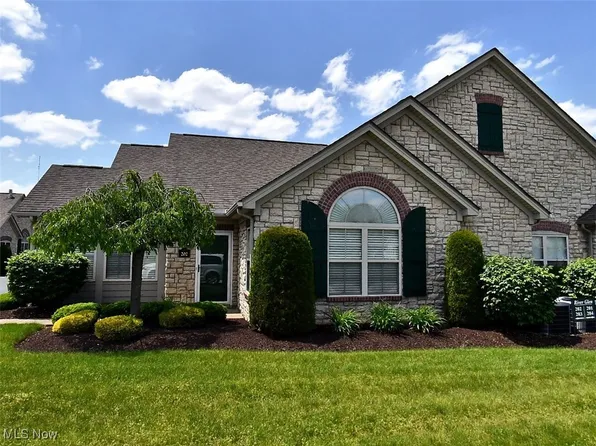 202 River Glen Dr NE, Warren, OH 44484