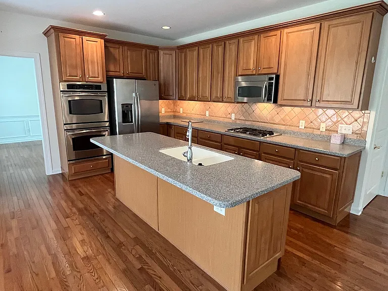 304 Arthur Ct #304 — Photo 25