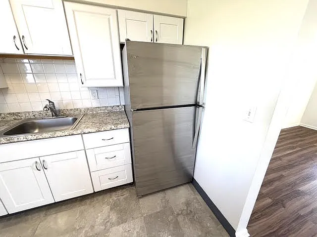 550 Elm St #A — Photo 8