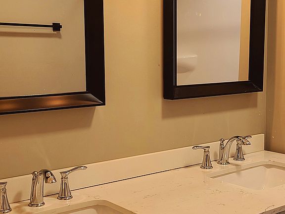 Dual sinks