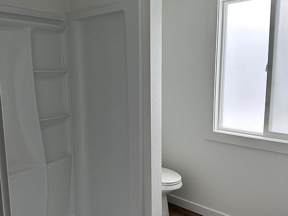 5th image of 243 Durkee Rd