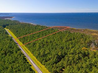 229 Garbacon Dr, Beaufort, NC 28516