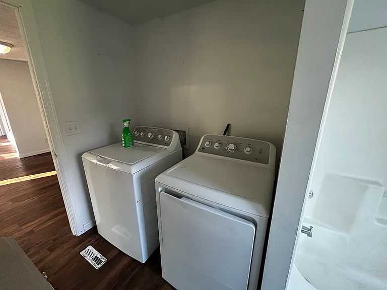1135 Avery Ave #2 — Photo 2