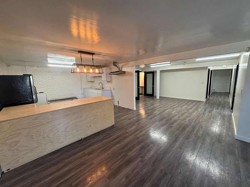 1st image of 1516 E 1st St #1