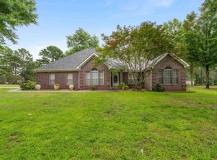 2 Plantation Dr E, Heber Springs, AR 72543