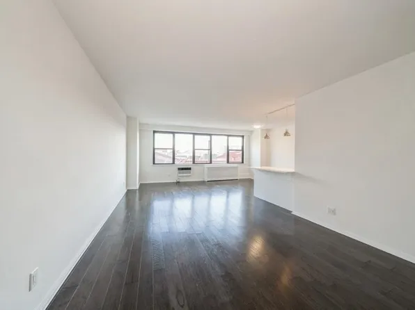 500 Central Avenue image 9 of 28