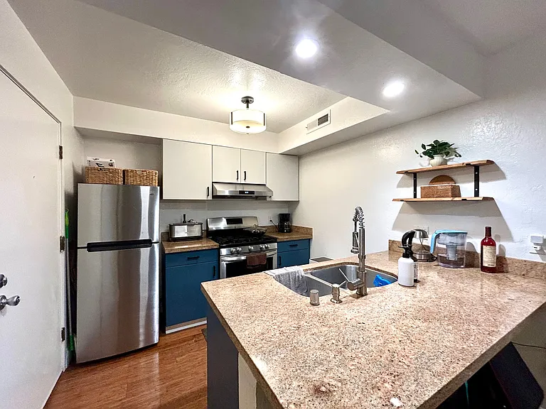 7108 Admiralty Ln — Photo 4