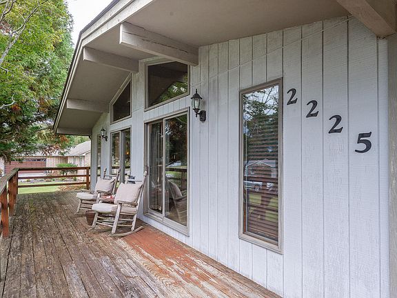 3rd image of 2225 Kings Bay Dr
